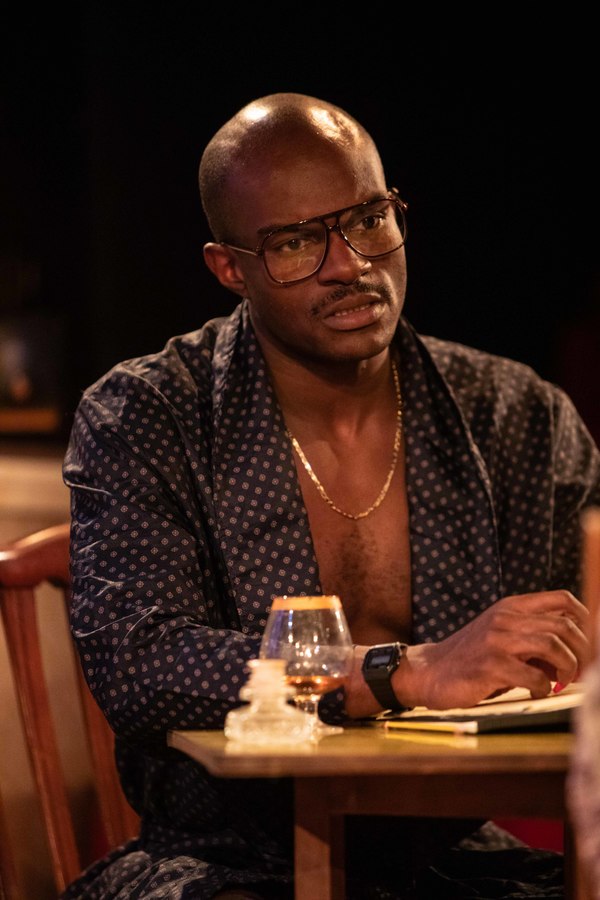 Photo Flash: First Look at Production Photos for Kevin Elyot's COMING CLEAN Image
