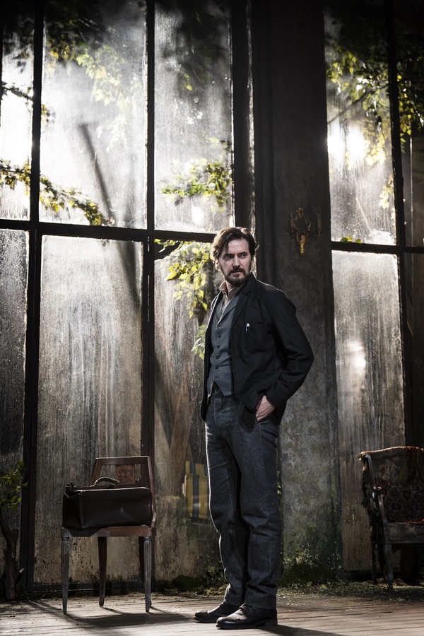 Photo Flash: First Look at UNCLE VANYA at the Harold Pinter Theatre Image