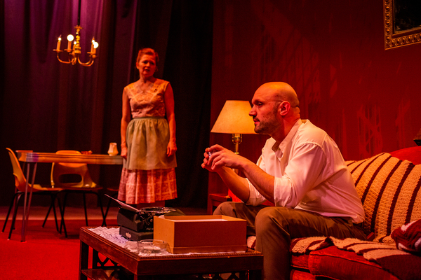 Photo Flash: First Look at The Phoenix Theatre's THE GLASS MENAGERIE Image