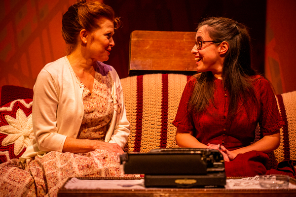 Photo Flash: First Look at The Phoenix Theatre's THE GLASS MENAGERIE 