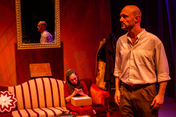 Photo Flash: First Look at The Phoenix Theatre's THE GLASS MENAGERIE Image