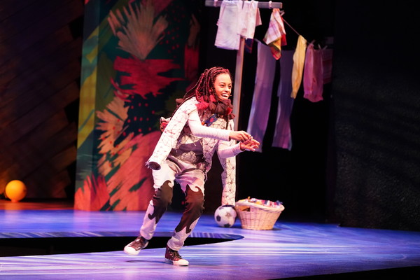 Photo Flash: Children's Theatre Company Presents the Minnesota Premiere of Bob Marley's THREE LITTLE BIRDS 