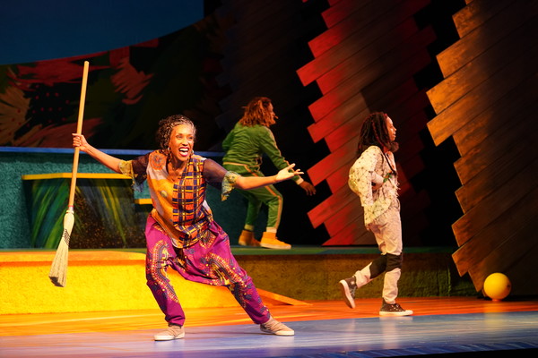 Photo Flash: Children's Theatre Company Presents the Minnesota Premiere of Bob Marley's THREE LITTLE BIRDS 