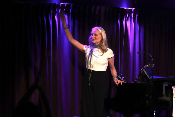 Photo Flash: Inside Elizabeth Ward Land's STILL WITHIN THE SOUND OF MY VOICE: THE SONGS OF LINDA RONSTADT At The Green Room 42 Image