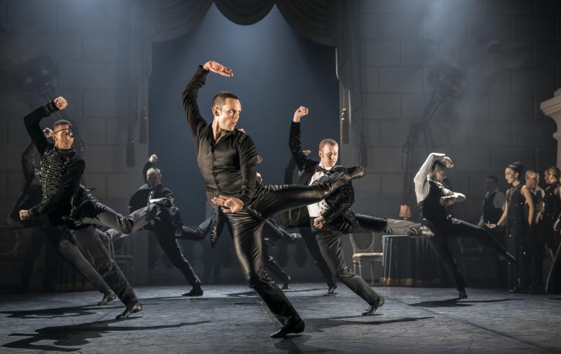 Review: MATTHEW BOURNE'S SWAN LAKE at The Kennedy Center Image