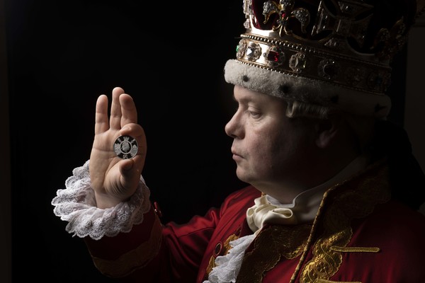 Photo Flash: The Royal Mint Partners With HAMILTON For King George III Commemorative Coin Image
