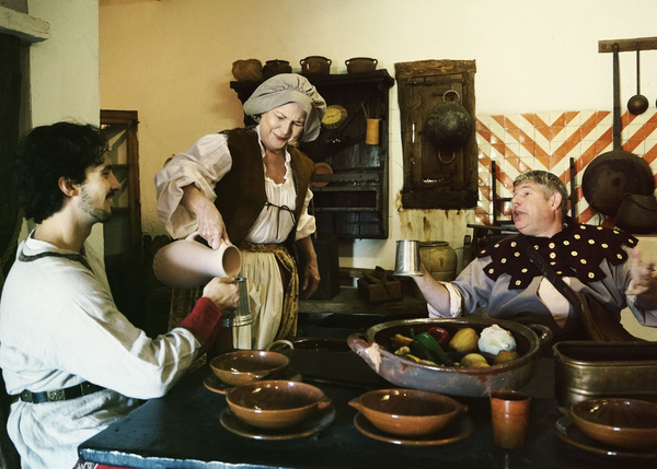Photo Flash: First Look At Orlando Shakes' HENRY IV, PART II Image