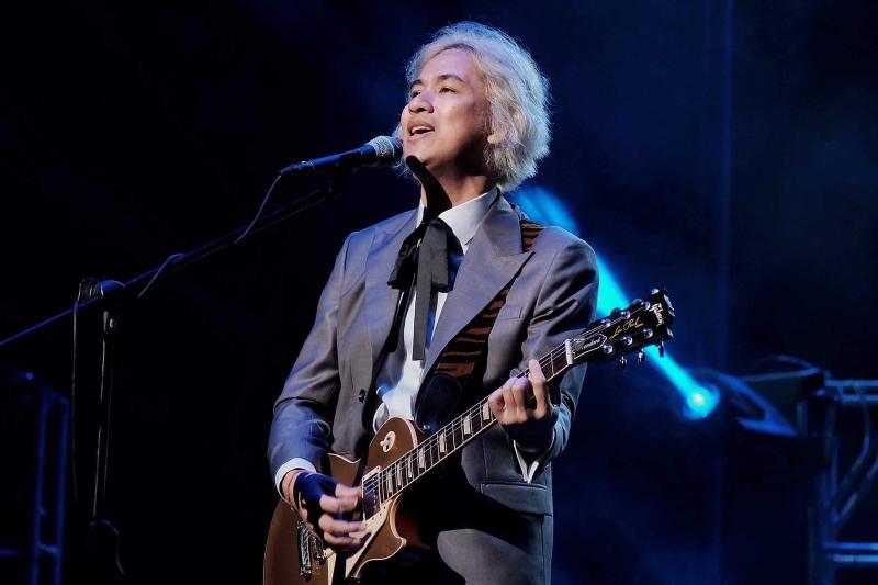 PHOTOS: Ely Buendia Returns to A NIGHT AT THE THEATER; View Previous Concert Photos!  Image