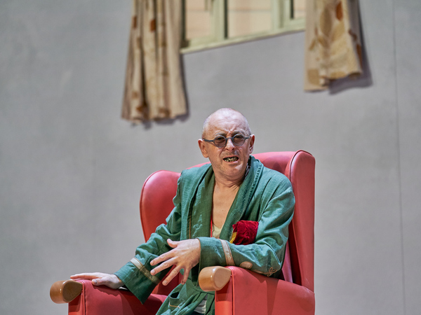 Photo Flash: First Look at ENDGAME, Starring Alan Cumming and Daniel Radcliffe, at the Old Vic Image