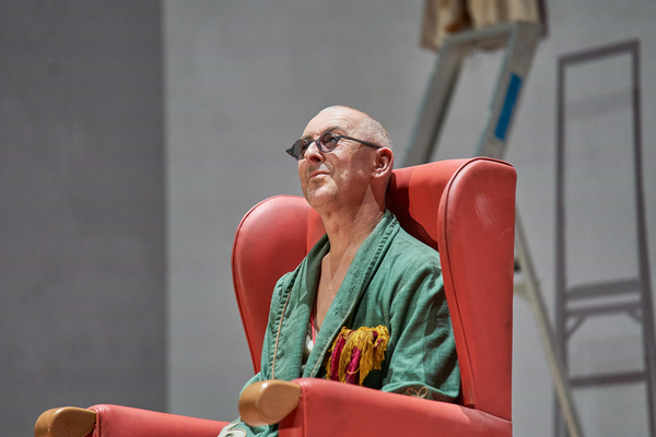 Photo Flash: First Look at ENDGAME, Starring Alan Cumming and Daniel Radcliffe, at the Old Vic Image
