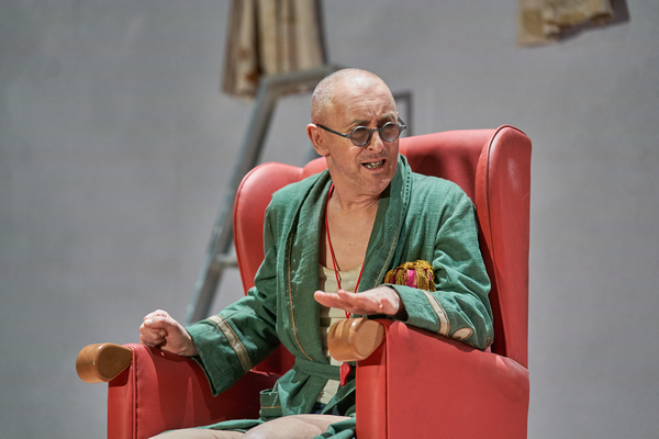 Photo Flash: First Look at ENDGAME, Starring Alan Cumming and Daniel Radcliffe, at the Old Vic Image