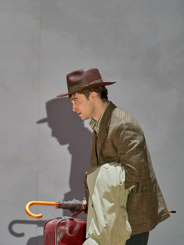Photo Flash: First Look at ENDGAME, Starring Alan Cumming and Daniel Radcliffe, at the Old Vic Image