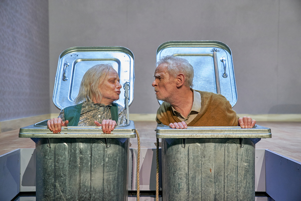 Photo Flash: First Look at ENDGAME, Starring Alan Cumming and Daniel Radcliffe, at the Old Vic Image