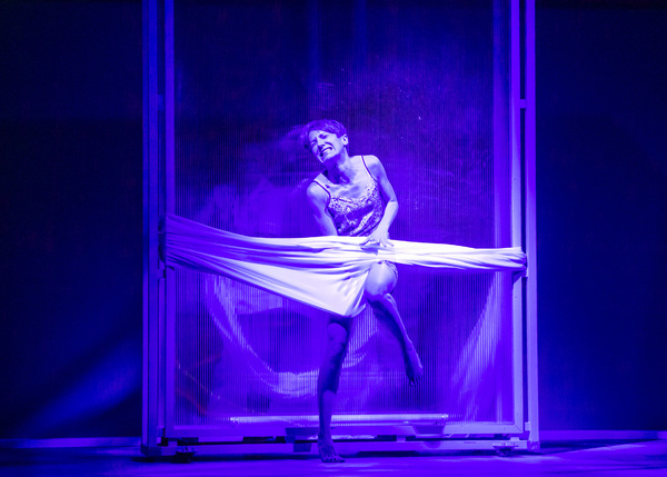 Photo Flash: First Look at Frantic Assembly's I THINK WE ARE ALONE Image