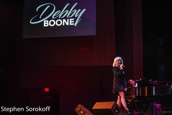 Photo Coverage: Pat Boone Receives Lifetime Achievement Award at Debby Boone Concert Image