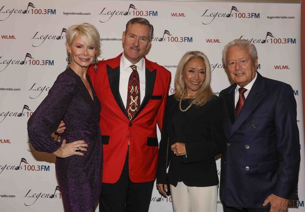 Photo Coverage: Pat Boone Receives Lifetime Achievement Award at Debby Boone Concert Image