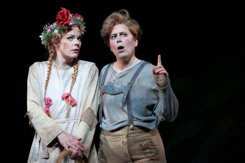 Review: San Diego Opera's Sly and Whimsical HANSEL AND GRETEL at the Civic Center 