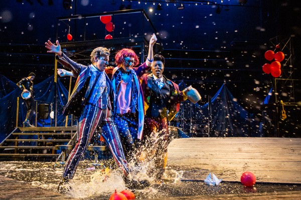 Photo Flash: Guthrie Theater's Production of TWELFTH NIGHT Image