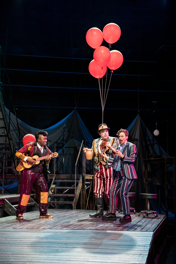 Photo Flash: Guthrie Theater's Production of TWELFTH NIGHT Image