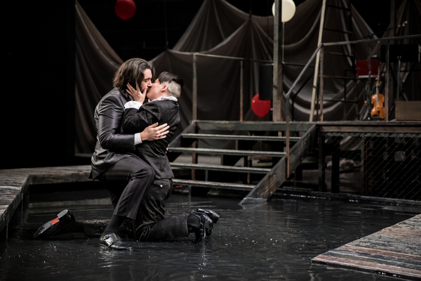 Photo Flash: Guthrie Theater's Production of TWELFTH NIGHT Image