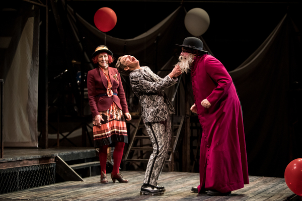 Photo Flash: Guthrie Theater's Production of TWELFTH NIGHT Image