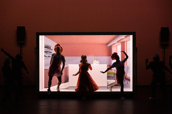 Review: SAPIENS at the Finnish National Theatre Image