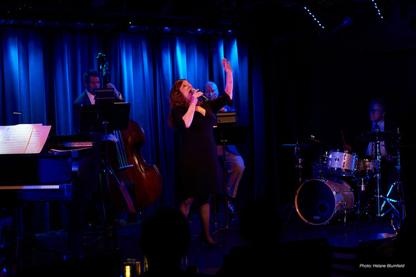 Photo Flash: Jennifer Pace At The Laurie Beechman Image