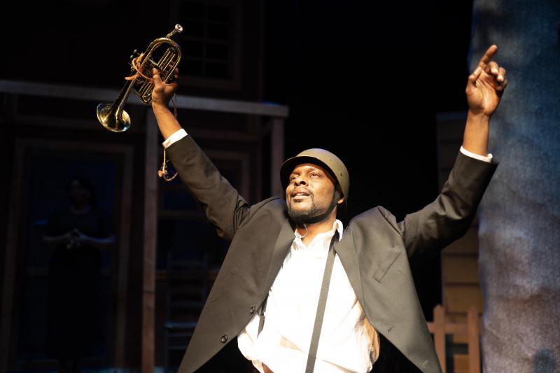 Review: Sports Seasons and Generations Clash in Brand New Sheriff's FENCES Image