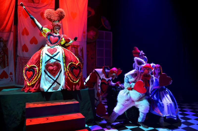 ALICIA EN EL MUSICAL DE LAS MARAVILLAS cosecha éxitos en el festival FETEN Image