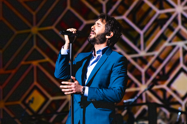 Photos/Video: Josh Groban Opens Radio City Residency and Releases New Song Image