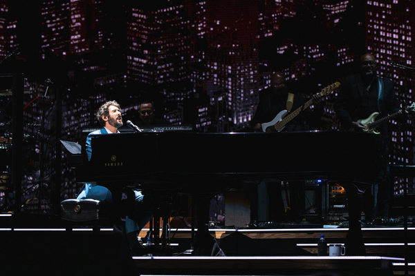 Photos/Video: Josh Groban Opens Radio City Residency and Releases New Song Image