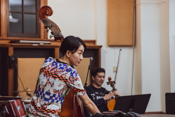 Photo Flash: Inside Rehearsal For Mackenzie Shivers' Feinstein's/54 Below Debut SHIVERS & STRINGS: THE UNKINDNESS Image