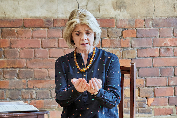 Photo Flash: Go Inside Rehearsals for TALKING HEADS Starring Jan Ravens and Julia Watson 