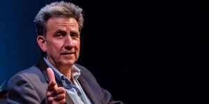 BWW Review: HOUSE Walks Through the Pain of One Man's Experience Photo