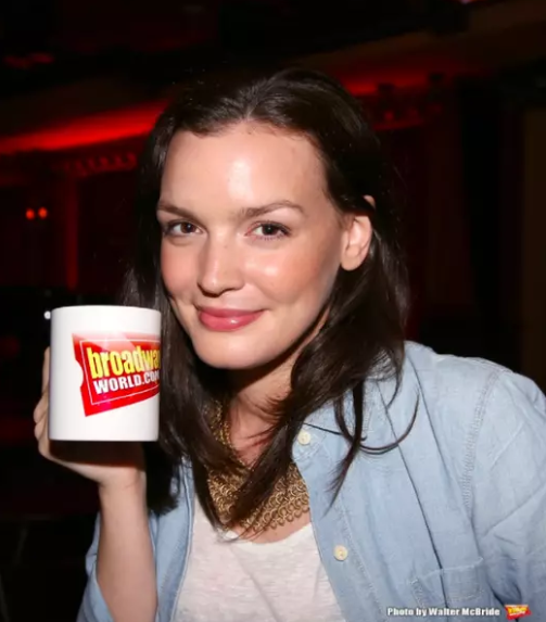 Wake Up With BWW 3/6: Read the Reviews For GIRL FROM THE NORTH COUNTRY, and More! Image