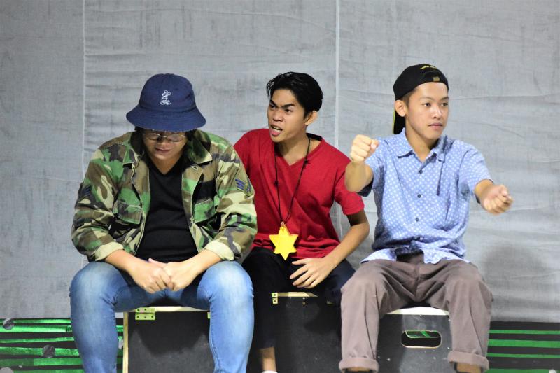 Photo Coverage: SI JANUS SILANG AT ANG TIYANAK NG TABON Plays at St. Mary's College Q.C. 