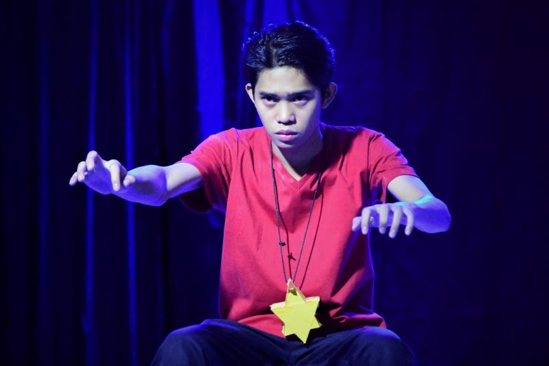 Photo Coverage: SI JANUS SILANG AT ANG TIYANAK NG TABON Plays at St. Mary's College Q.C.  Image