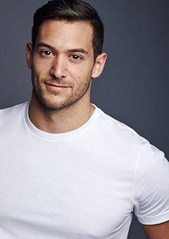 Meet the Cast of MRS. DOUBTFIRE - Now in Previews on Broadway! Image