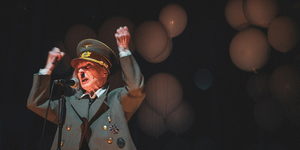 BWW Finland: HITLER JA BLONDI ON DOKUMENTAARINEN, BRECHTILÄISYYDELLÄ MAUSTETTU POHDINTA PA Photo