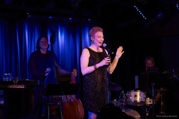 Photo Flash: Jennifer Barnhart At The Laurie Beechman Image