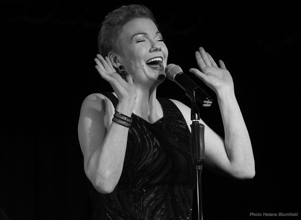 Photo Flash: Jennifer Barnhart At The Laurie Beechman Image