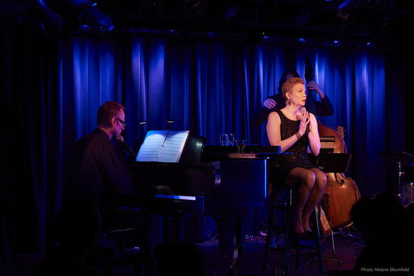 Photo Flash: Jennifer Barnhart At The Laurie Beechman Image