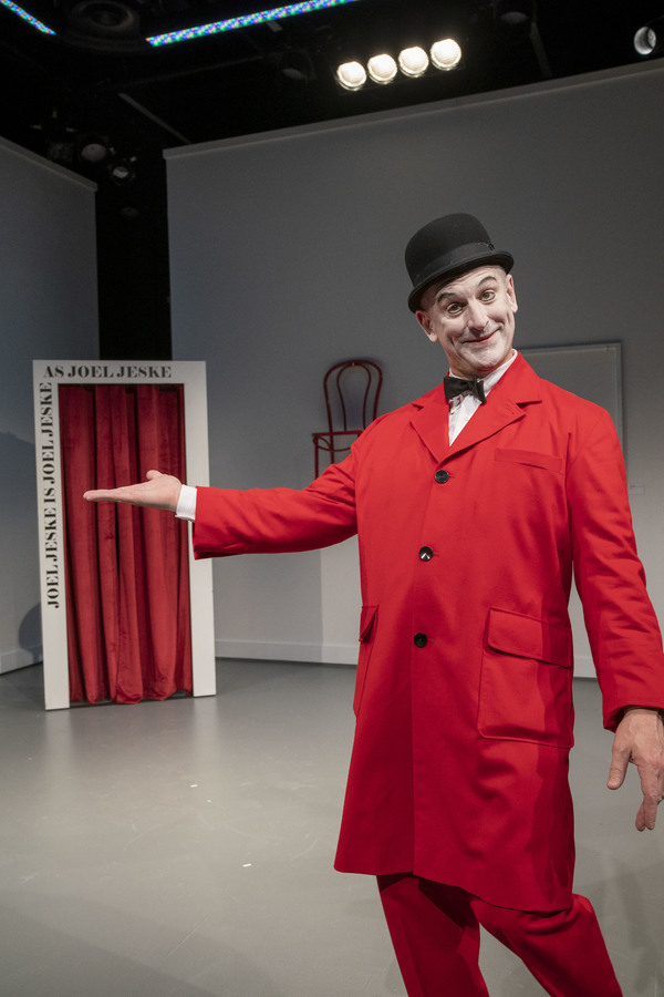 Photo Flash: First Look at Parallel Exit's THE ARTIST WILL BE WITH YOU IN A MOMENT Image
