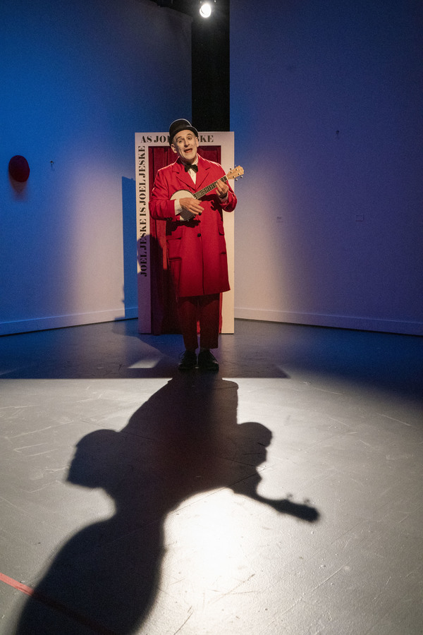 Photo Flash: First Look at Parallel Exit's THE ARTIST WILL BE WITH YOU IN A MOMENT Image