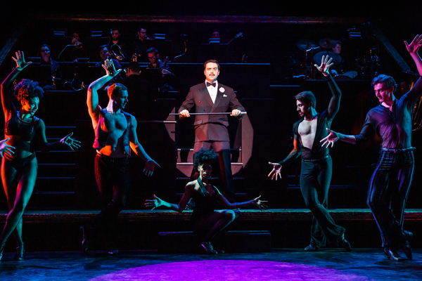 Photo Flash: New Images From CHICAGO National Tour Image