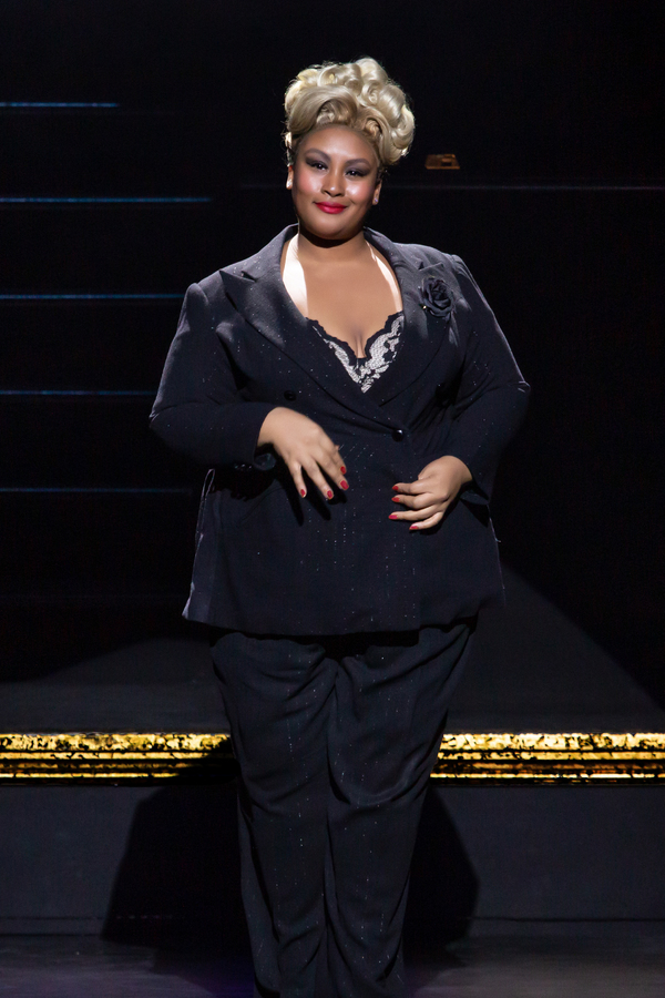 Photo Flash: New Images From CHICAGO National Tour Image