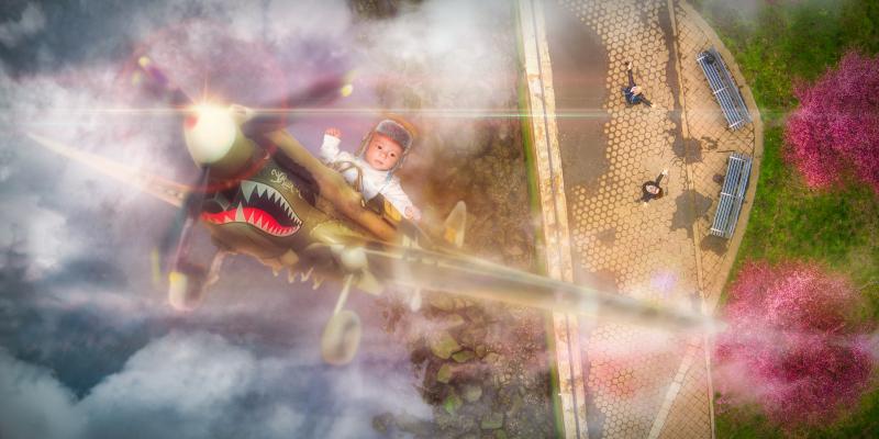 Photo Flash: ALADDIN Cast Member Gets Creative with Fantasy Photos of His Son! 