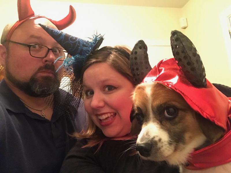 BWW Backstage Pets: Glow Lyric Theatre's CHRISTIAN AND JENNA ELSER and Their Pets 