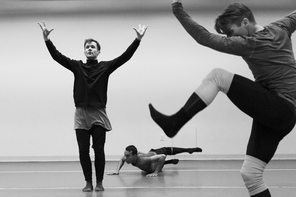 Photo Flash: Choreographer Yoshito Sakuraba With Dance Lab New York Image