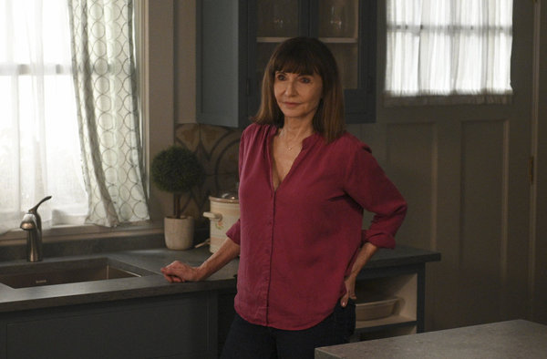 Photo Flash: Get a First Look at the Season Finale of ZOEY'S EXTRAORDINARY PLAYLIST Image